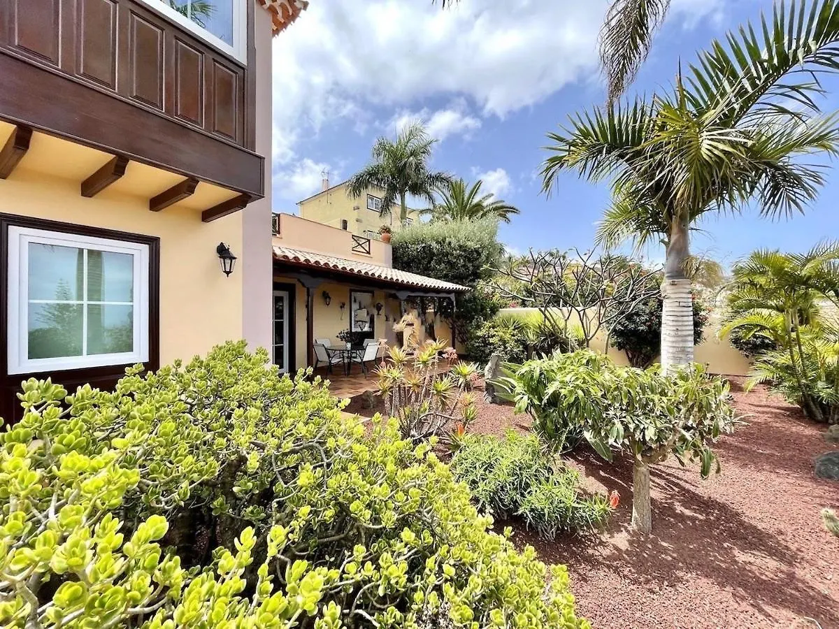 הקונטקטים של Casa Mar Y Teide